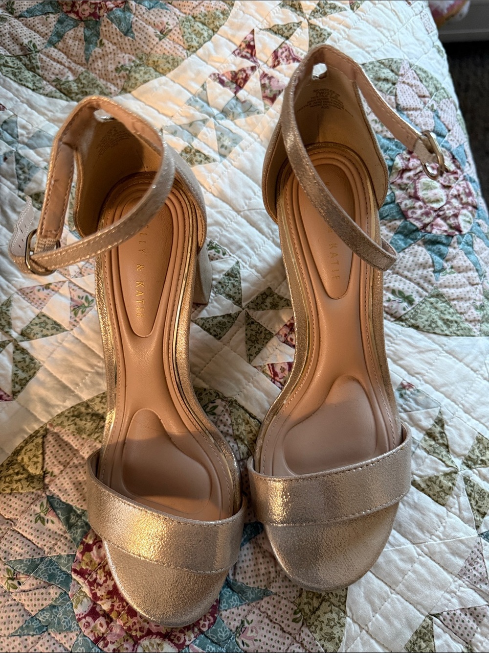 Kelly & Katie 3” gold heels